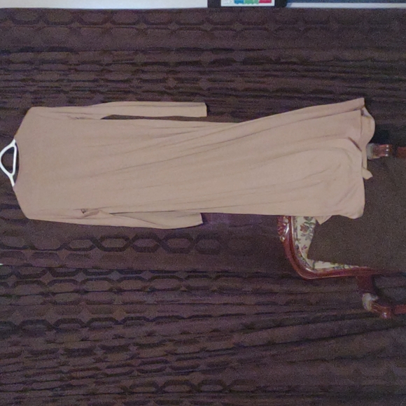 Dress - Picture 2 of 4